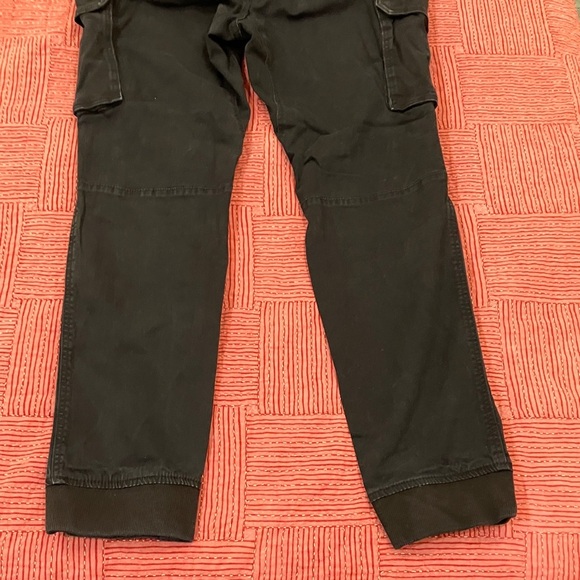 H & M men’s size Large skinny fit black cargo pants - FADED - Picture 9 of 16